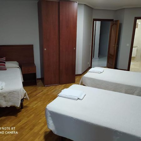 Hostal Cerecedo Leão Exterior foto